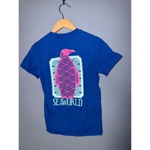 SeaWorld Blue Penguin Graphic T Shirt Size S